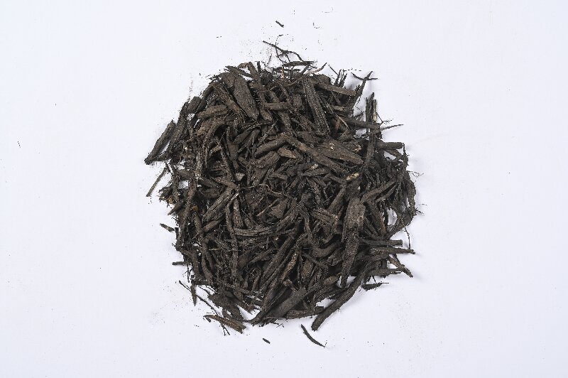 黑色有机覆盖物